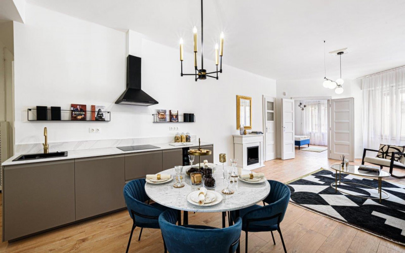 Elegant renovated appartment in Budapest -  Elegantný byt v Budapešti