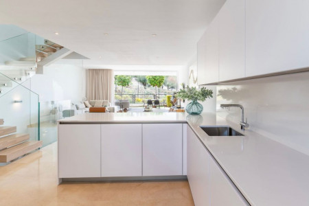 Marbella 4 bedroom spacious apartment - Priestranný 4-izbový apartmán v Marbelle - 7_8840bd9d6e8082710c528363358885c4