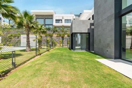 MARBELLA  5 BEDROOM LUXURY APARTMENT - LUXUSNÝ 5-IZBOVÝ APARTMÁN V MARBELLE - 8_64c6e64932b9f8d6a58d2b1a3519fbeb