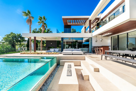 Los Flamingos luxury contemporary Villa with sea views - Luxusná moderná vila Los Flamingos s výhľadom na more - EV_-_Guadalmina-26_4c45ff1c18b997c0f2bbb8ccb377e87c